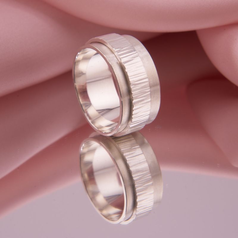 Spinnerring, Meditationsring aus Silber, zwei Ringe in einem, Hammerschlag Optik